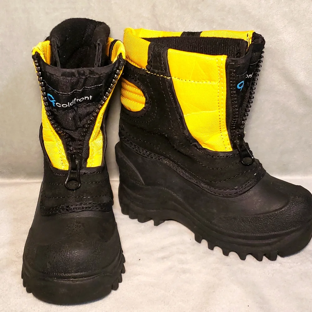 Waterproof Winter Snow Boots,black and yellow insulated Toddler snow boots.